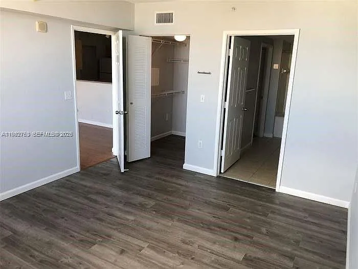 1919 Van Buren St #619A — Photo 10