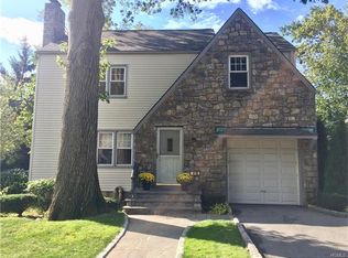 16 The Crossway, Yonkers, NY 10701