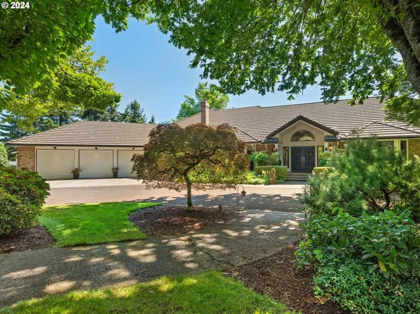 21797 SW Oak Hill Ln, Tualatin, OR 97062