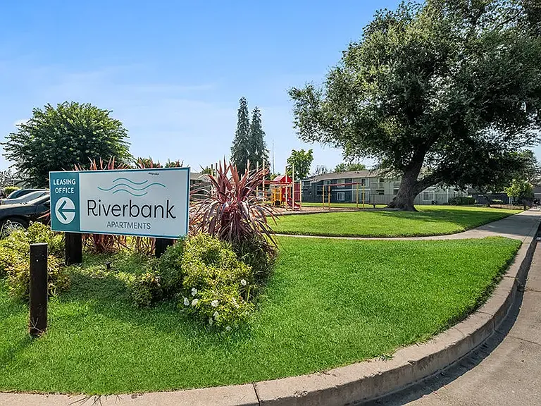Riverbank Apartments — Photo 23