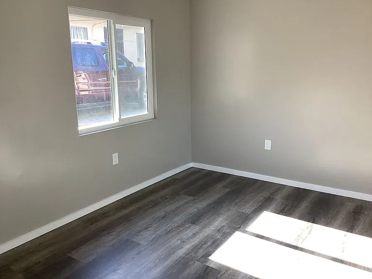 5909 Cecilia St — Photo 24