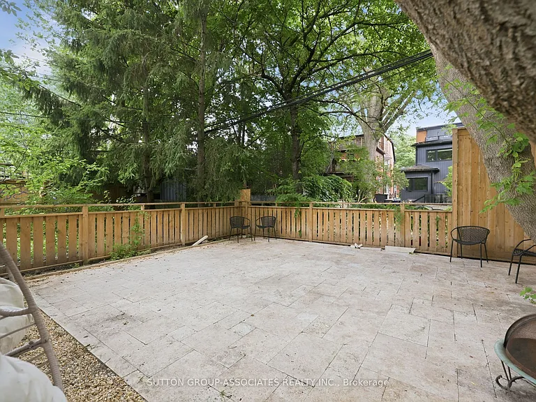 33 Albany Ave — Photo 49