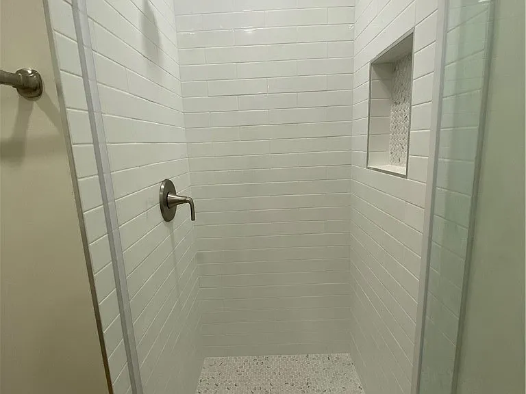 629 N Alamo St — Photo 10