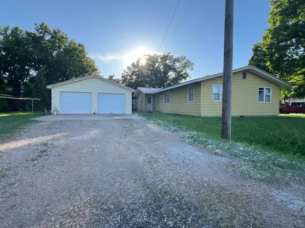 318 E North St, Pierce, NE 68767