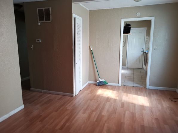 1000 Brush Creek Blvd APT 104