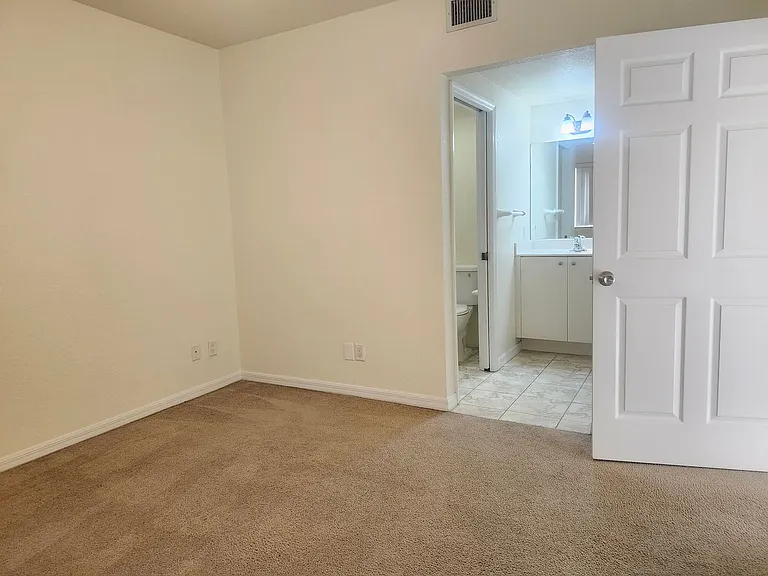 1490 San Cristobal Ave #A4 — Photo 8