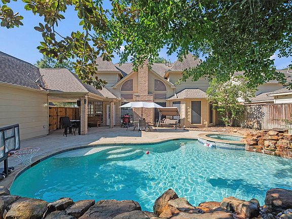 2nd image of 5823 Ashmere Ln