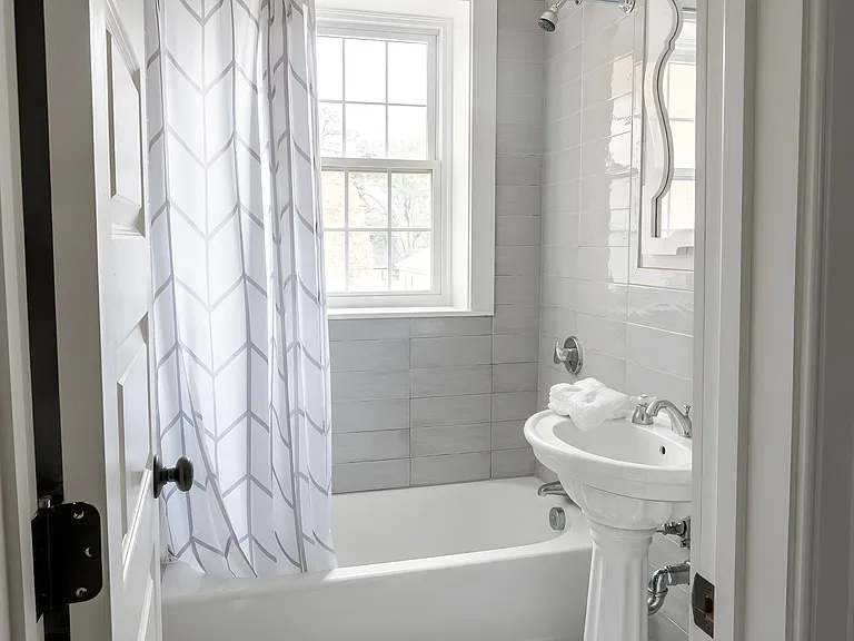 29 Englewood Ave #4 — Photo 5