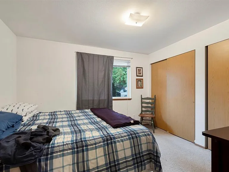 7382 Haynes Ln NE — Photo 13