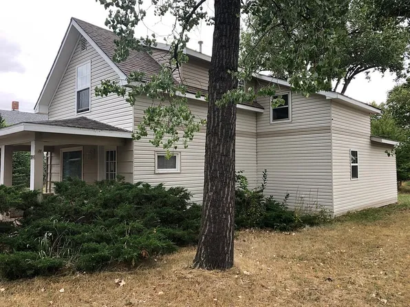 105 2nd Ave SW, Bowman, ND 58623