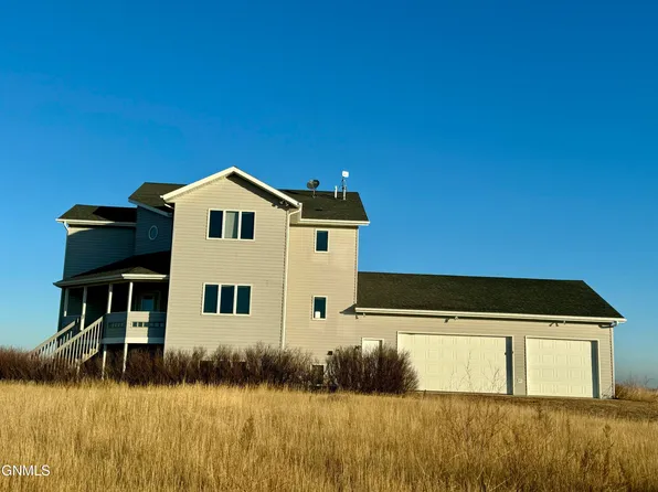 2572 Windsor Pl N, Mandan, ND 58554