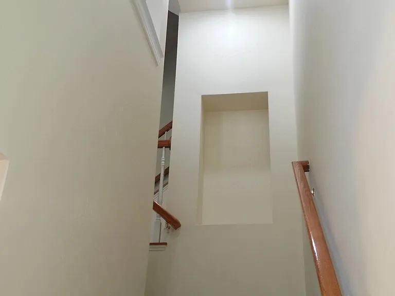 557 Cedar Spring St — Photo 3
