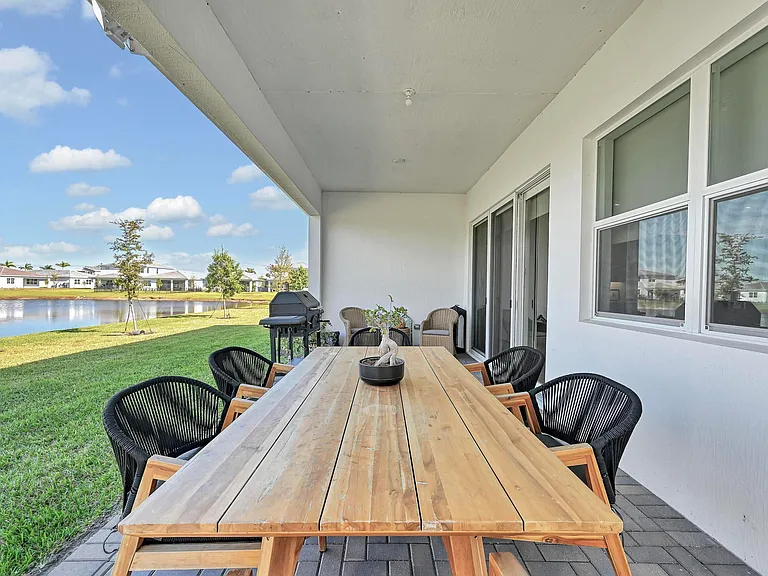 14185 SW Daphne St — Photo 31
