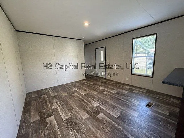 2 bed, 2.0 bath, $1,095 — Photo 3