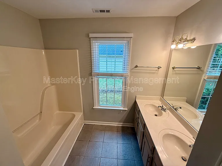 103 Miramar Ct — Photo 12