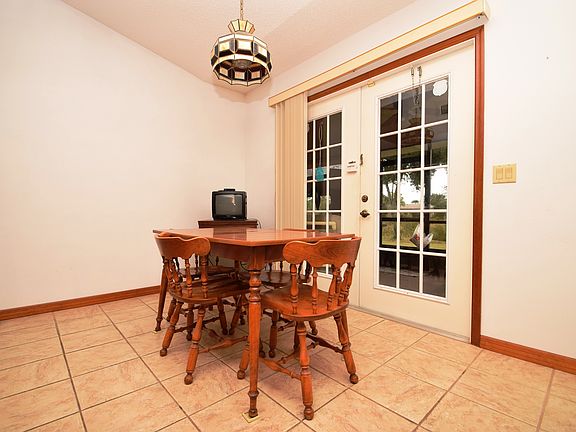3rd image of 641 Salerno Dr