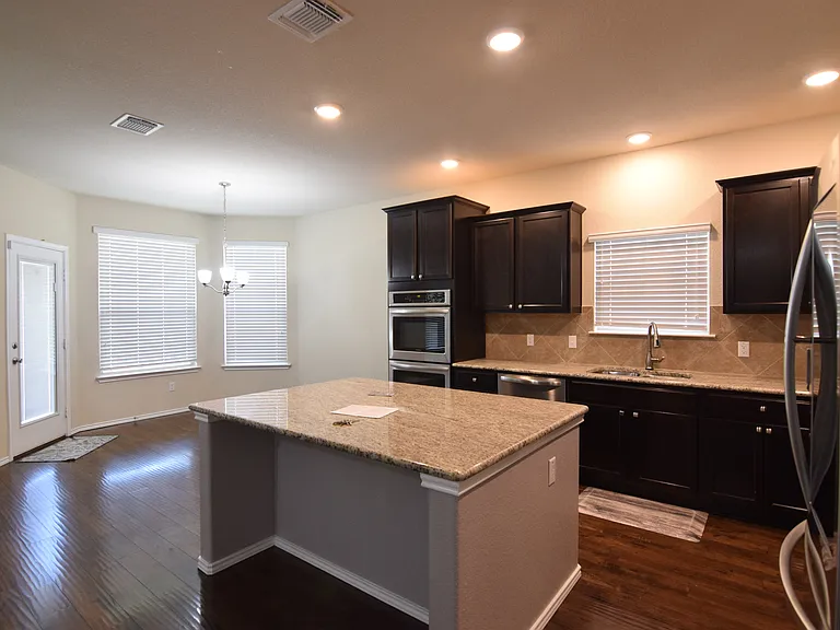 1114 Iron Glen Dr — Photo 6