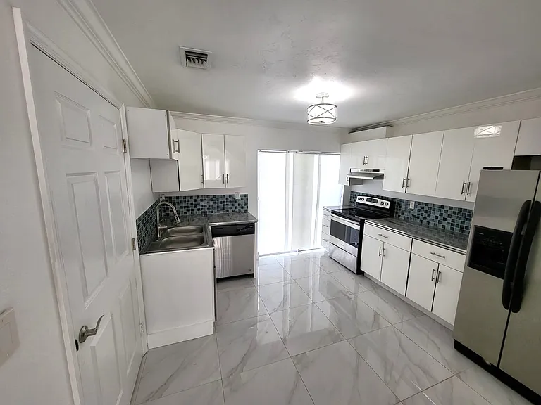 22220 SW 103rd Ave #22220 — Photo 7