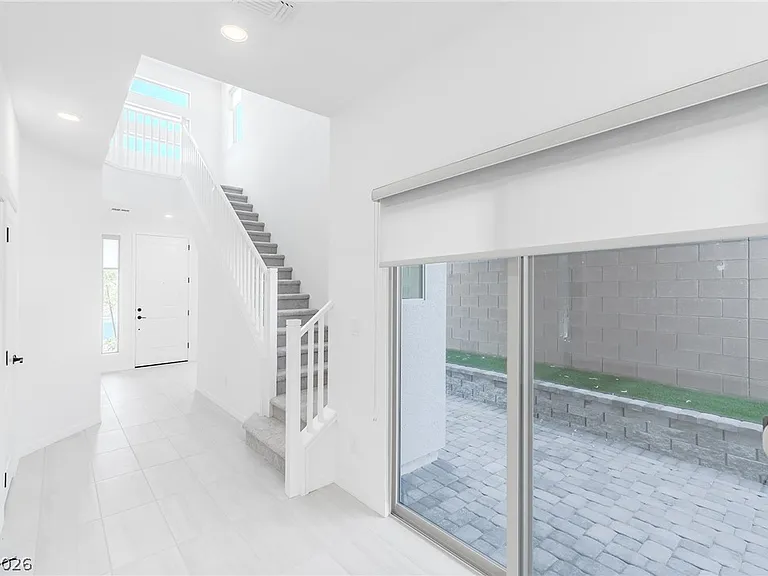 6846 W Ford Ave — Photo 5