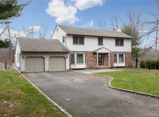 5 Dutchess Dr, Orangeburg, NY 10962