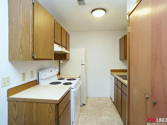 4th image of 5503 S 31st St #12