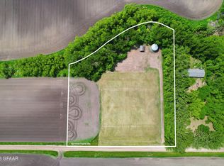 10th St NE, Thompson, ND 58278