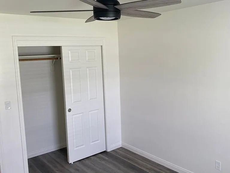 3201 Mesa Dr — Photo 3