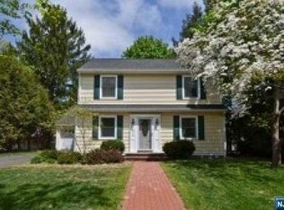 615 Maxwell Pl, Ridgewood, NJ 07450