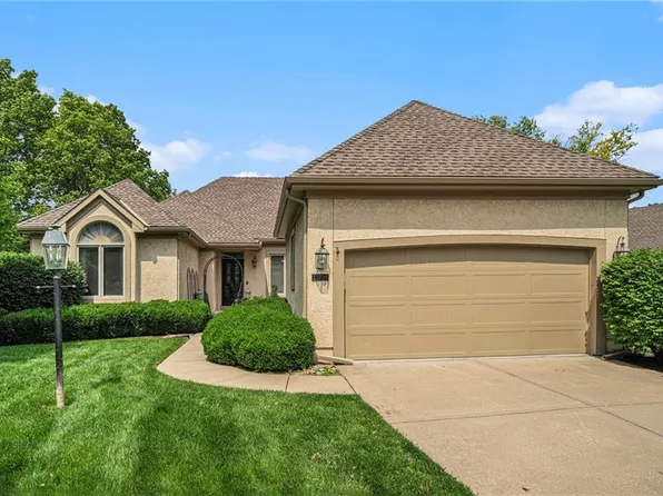 12705 Cedar St, Leawood, KS 66209