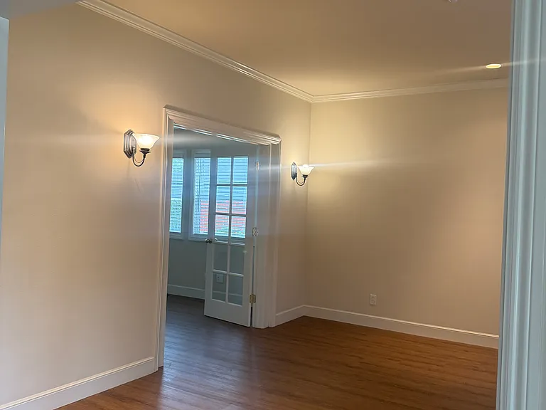 213 Valencia Ave — Photo 10