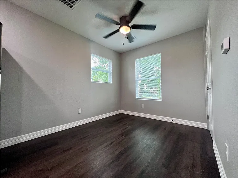 207 S Avenue A #B — Photo 7