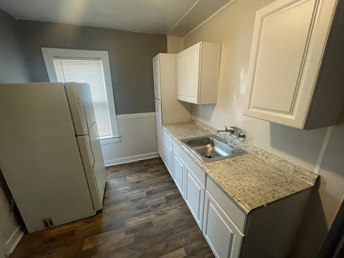 Building Photo - 3808 Kendall St #3
