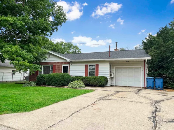 111 Charles St, Milledgeville, IL 61051