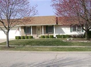 1216 Dianne Dr, Bloomington, IL