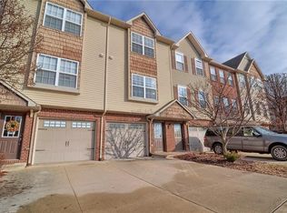 2136 Knotty Pine Trl, Howell, MI 48855