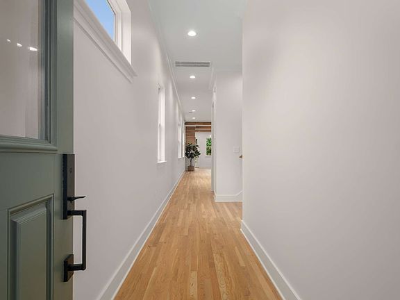 3rd image of 401A Saint Francis Ave