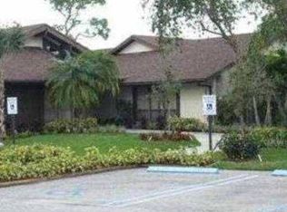 482 Lynbrook Ct, Royal Palm Beach, FL 33411