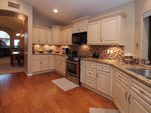 3rd image of 10210 N Calle Del Carnero