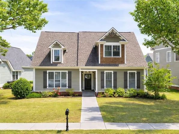 27 Grove Park Cir, Cartersville, GA 30120