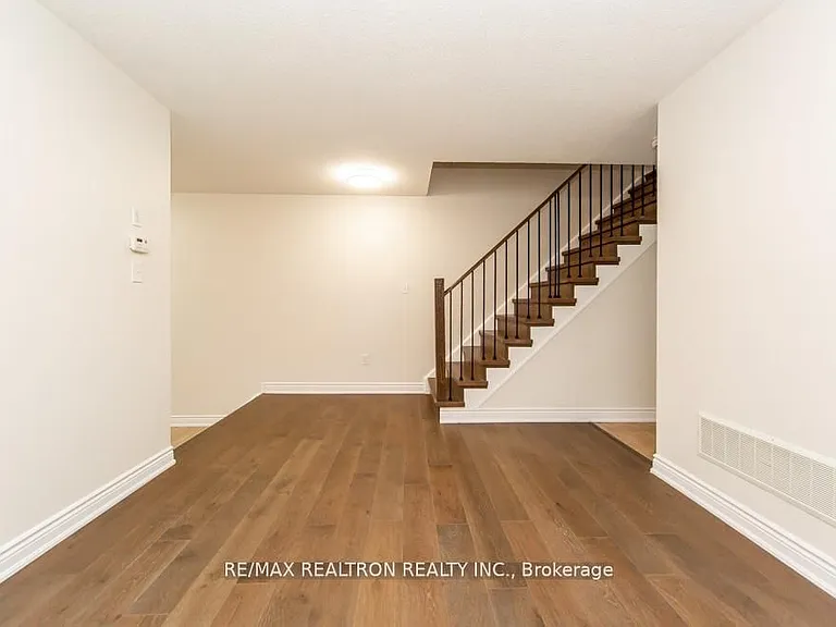 24 Skelton Cres — Photo 24