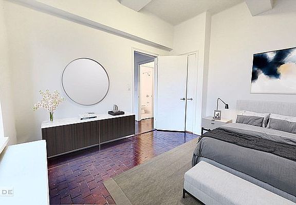2nd image of 160 W 73rd St APT 13C