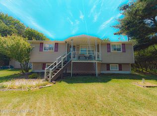 574 Mountain Rd, Albrightsville, PA 18210