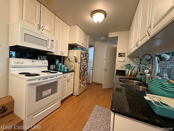5th image of 2768 Glenbridge Ct