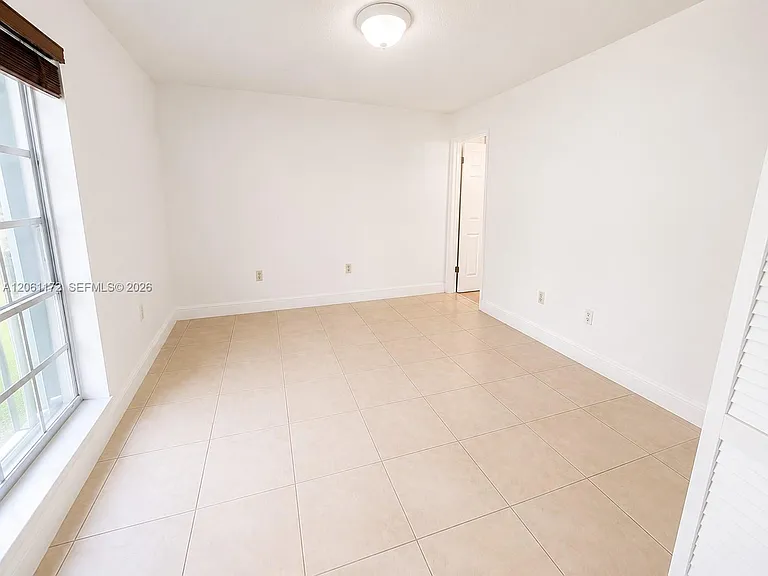 10800 N Kendall Dr #O6 — Photo 6