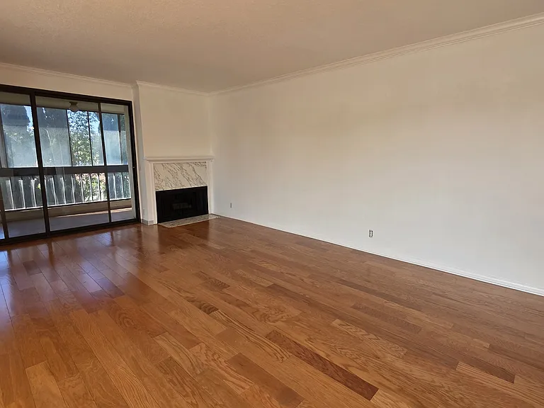 4477 Wilshire Blvd #310 — Photo 6