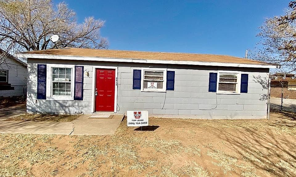 2415 E 10th St, Lubbock, TX 79403 | Zillow