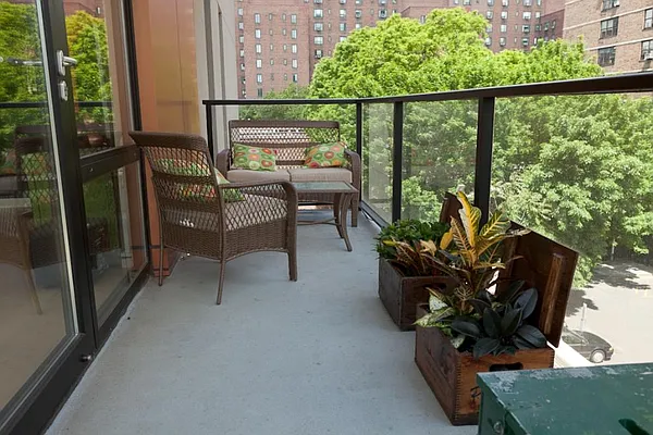 Rented by Corcoran | media 23