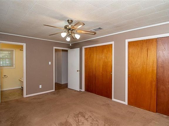 4th image of 3025 Parkway St