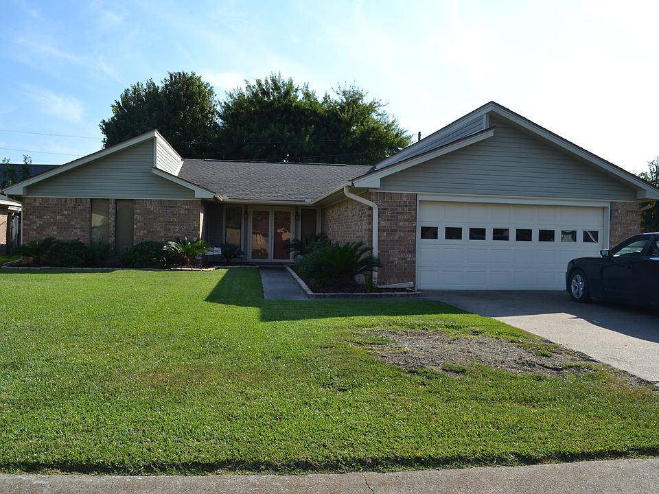 1st image of 751 Sierra Dr