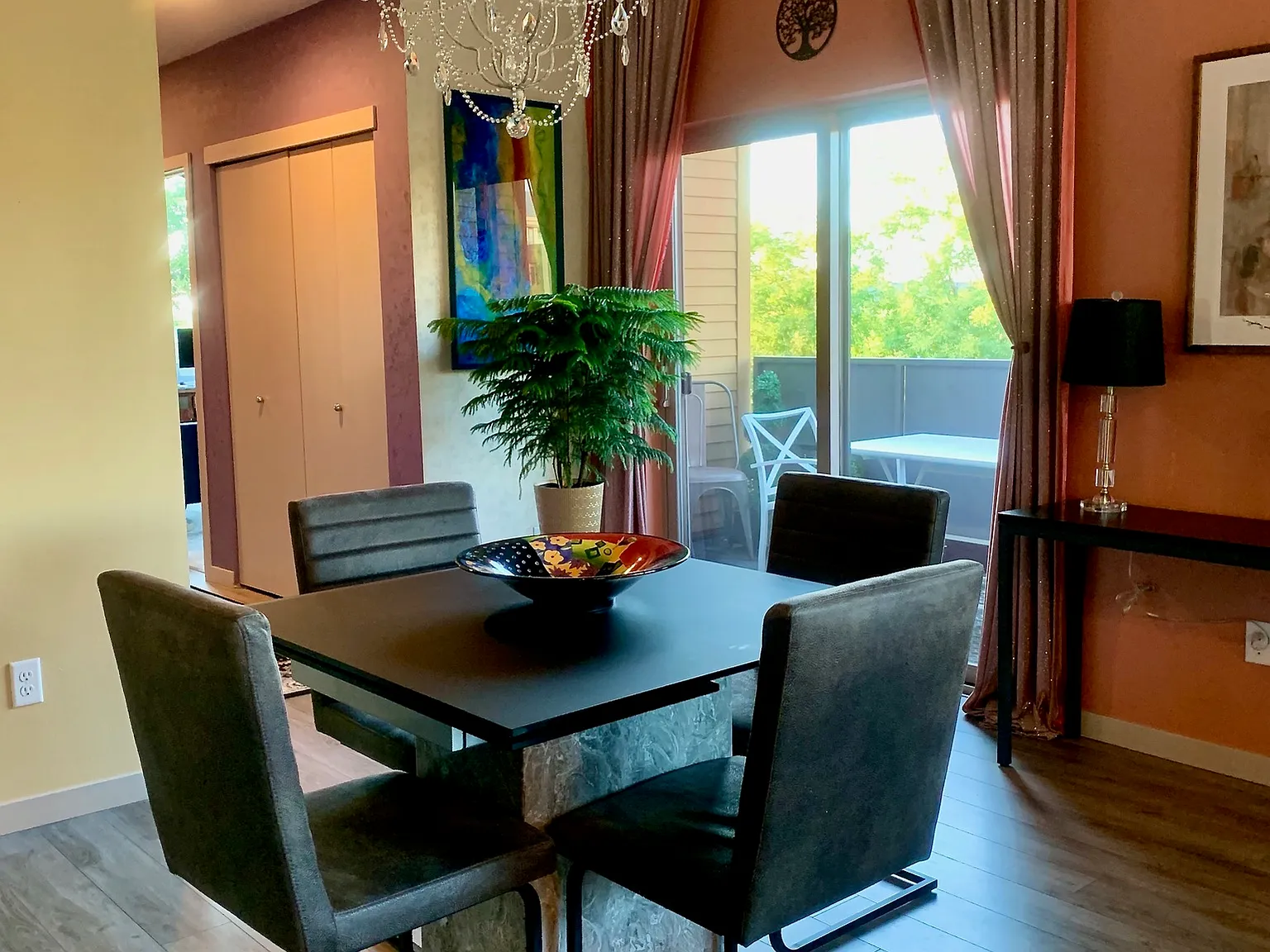 3 bed, 2.5 bath, 1450 sqft, $5,000 — Photo 4
